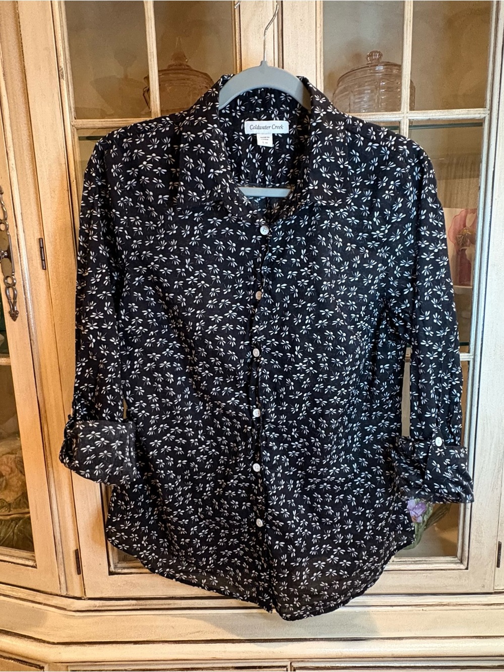 Coldwater Creek 100% Cotton Button Down Shirt in Black with White Flowers - Picture 4 of 10
